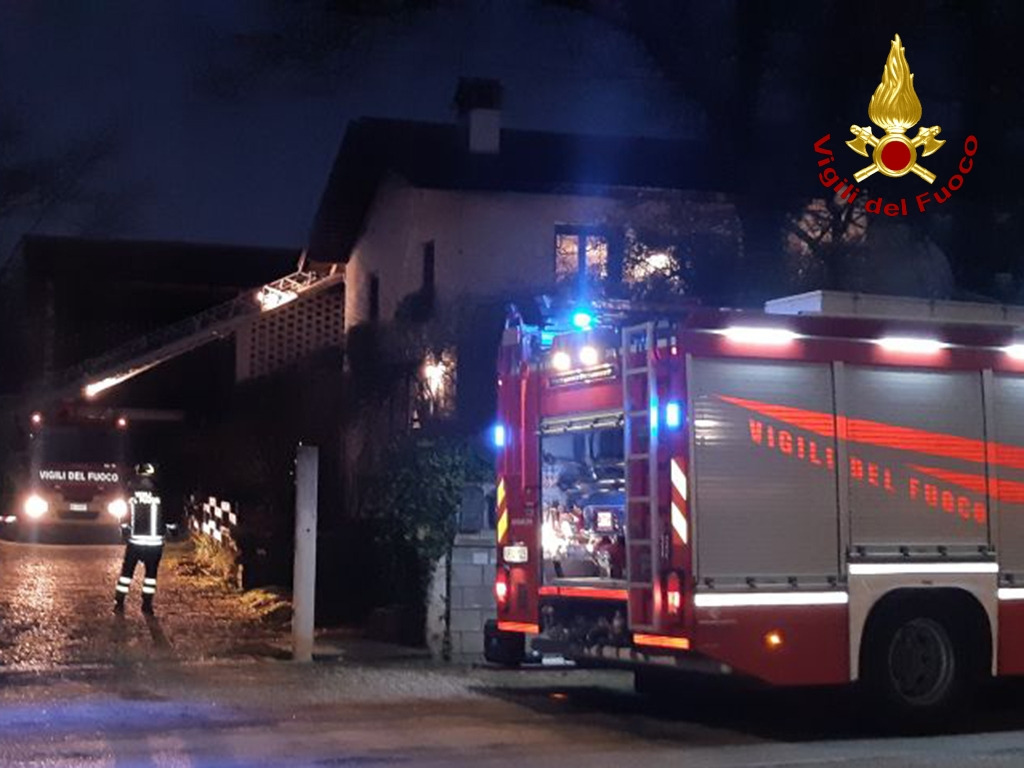 Andò a fuoco nella notte di Capodanno, nuovo rinvio per la messa in sicurezza di una casa a Dolegna